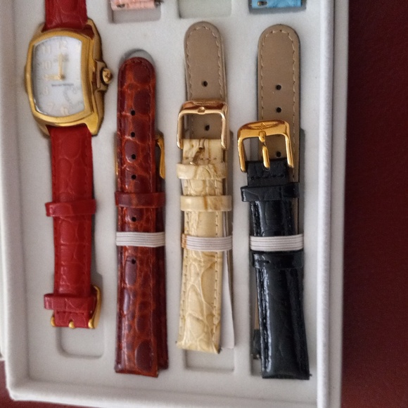 Invicta - Picture 3 of 5